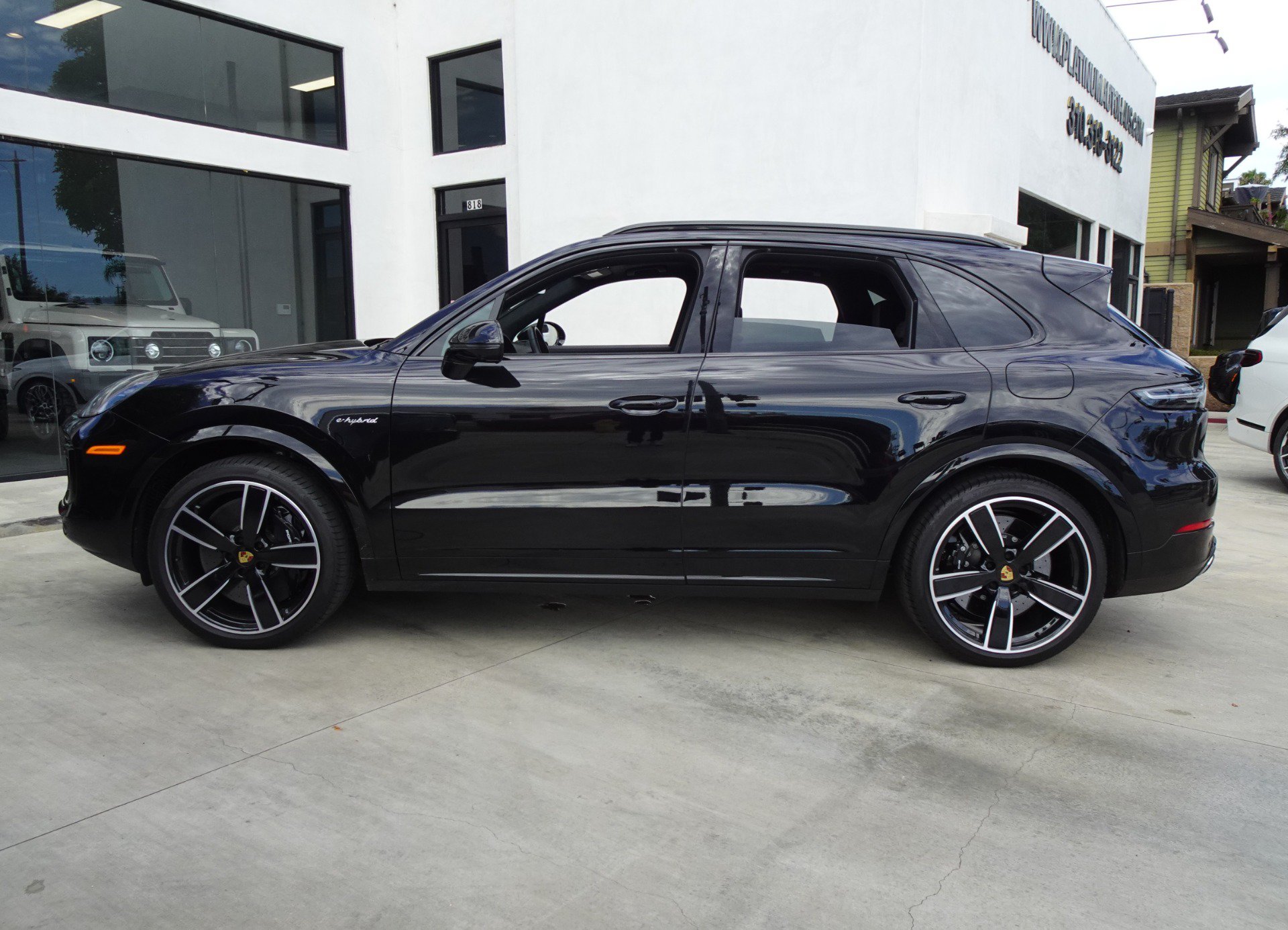Used 2023 Porsche Cayenne Turbo S AWD/4WD image 4
