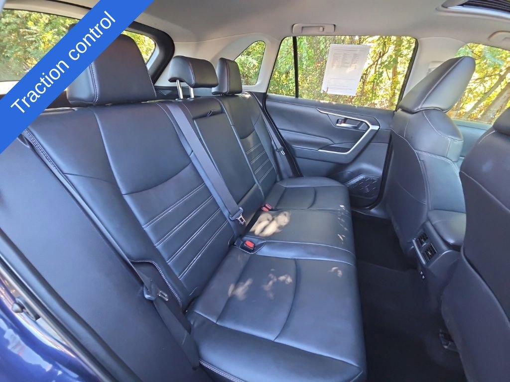 Used 2019 Toyota RAV4 XLE Premium image 17