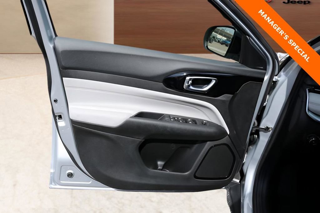 New 2026 Jeep Compass Limited image 10