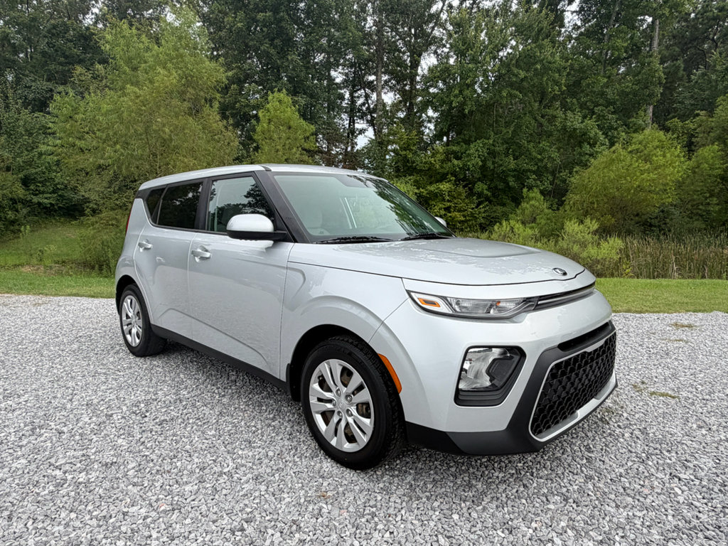 Used 2021 Kia Soul LX FWD image 3