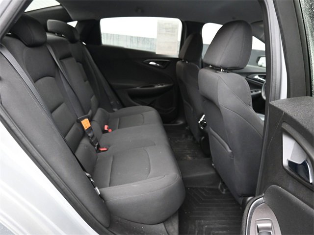 Used 2017 Chevrolet Malibu LT image 7