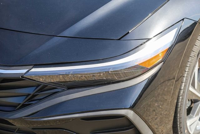 New 2025 Hyundai Elantra SEL FWD image 8