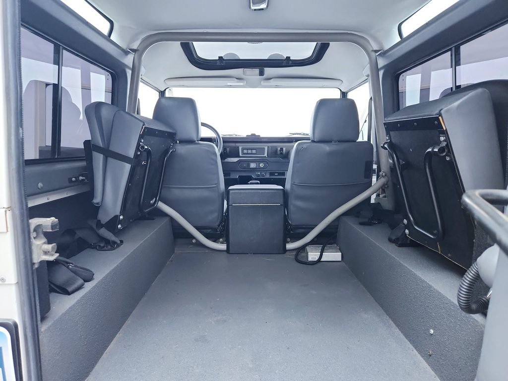 Used 1997 Land Rover Defender 90 image 29