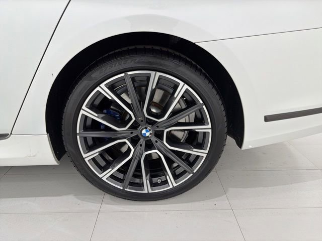 Certified 2022 BMW 750i xDrive w/ Luxury Rear Seating Package AWD/4WD image 44