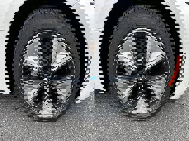 New 2025 BMW i4 xDrive40i image 11