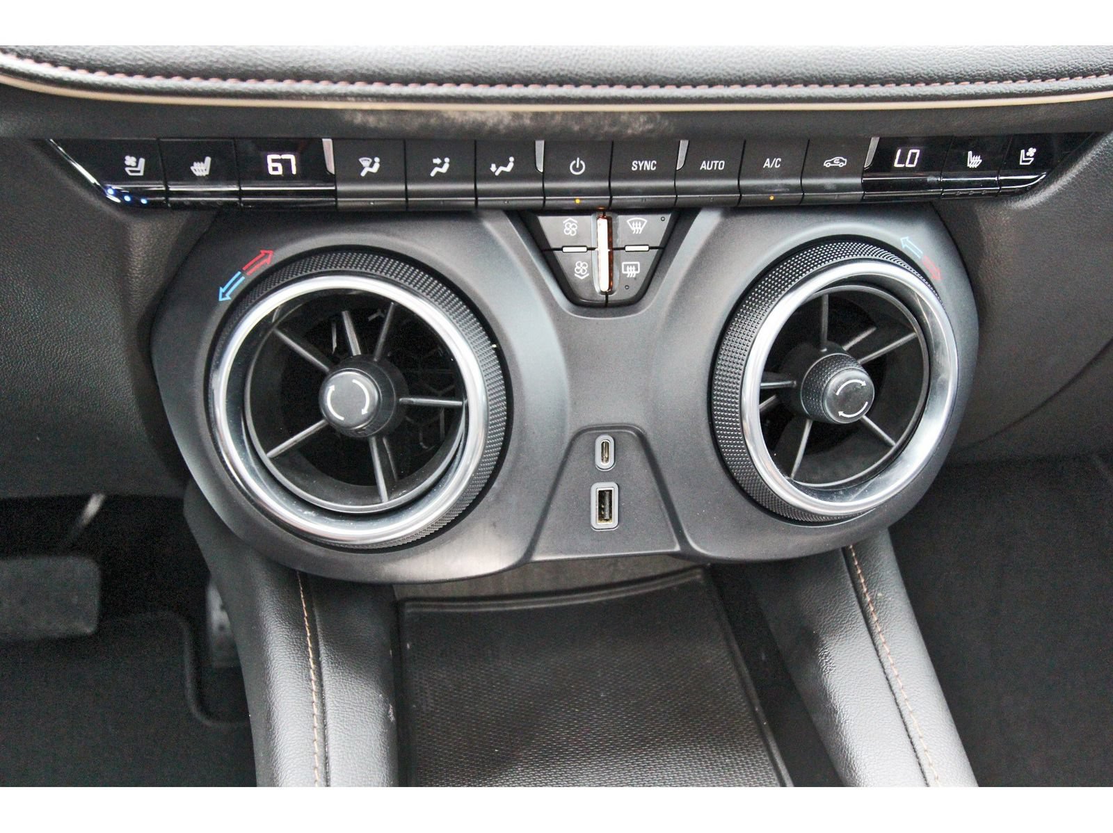Used 2022 Chevrolet Blazer Premier w/ Enhanced Convenience Package FWD image 26