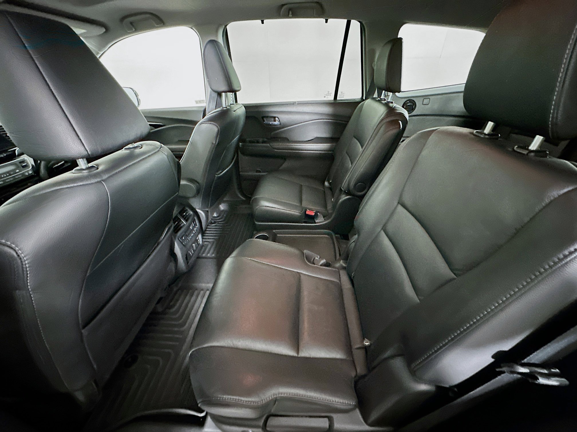 Used 2021 Honda Pilot Touring image 29