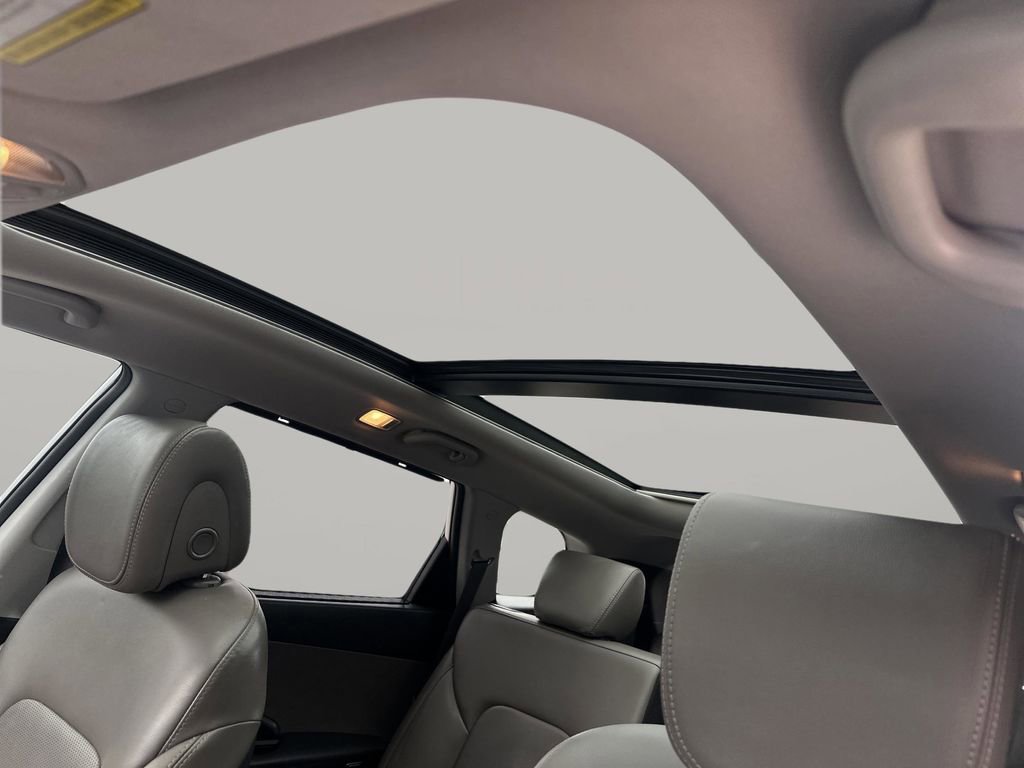 Used 2017 Hyundai Santa Fe SE w/ SE Ultimate Tech Package 03 AWD/4WD image 23