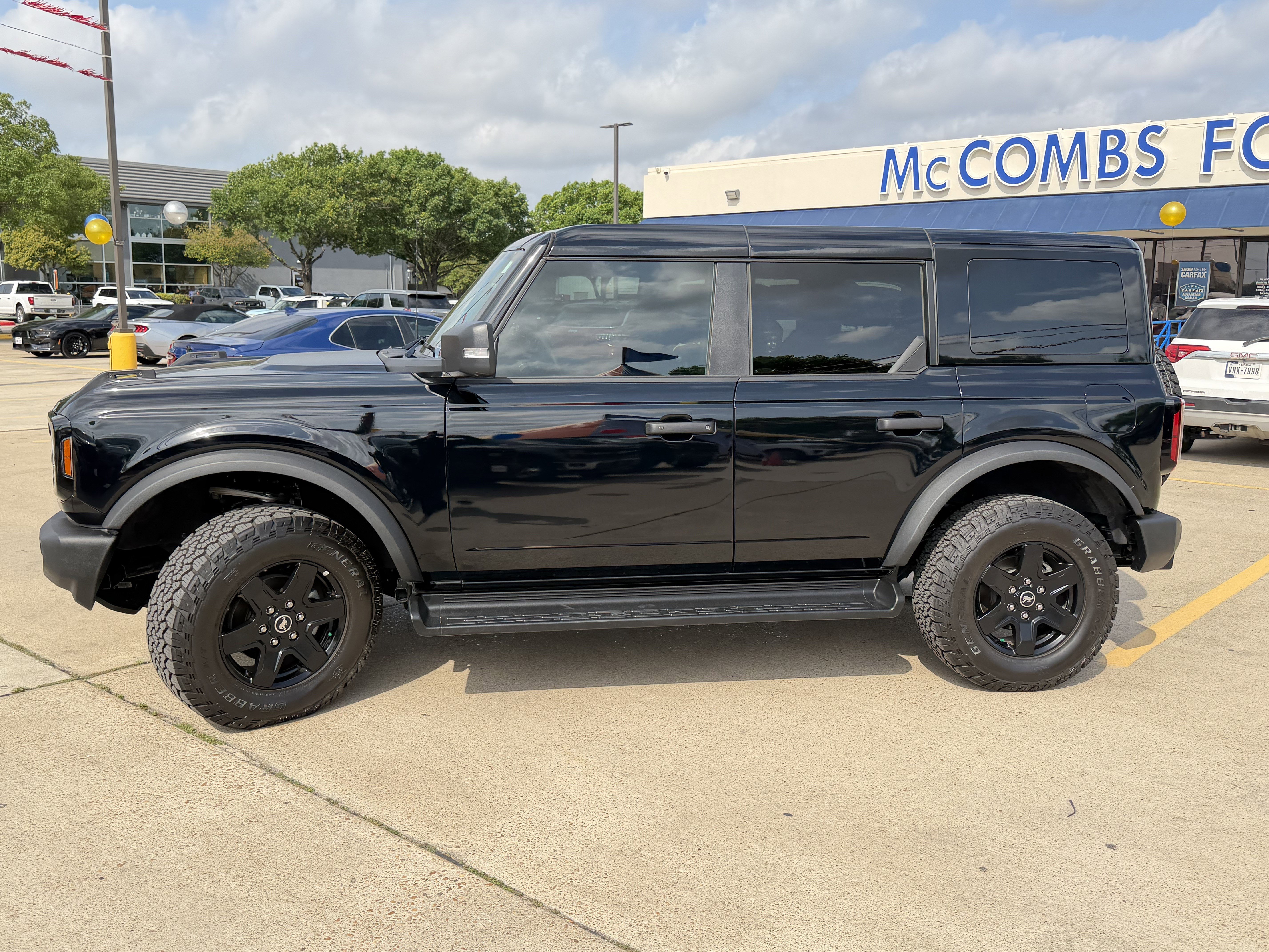 Used 2025 Ford Bronco Outer Banks image 9