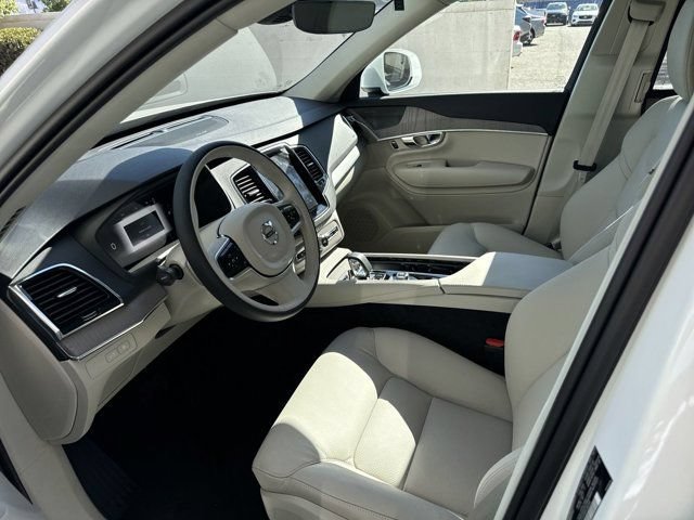 New 2025 Volvo XC90 T8 Plus w/ Protection Package Premier AWD/4WD image 12