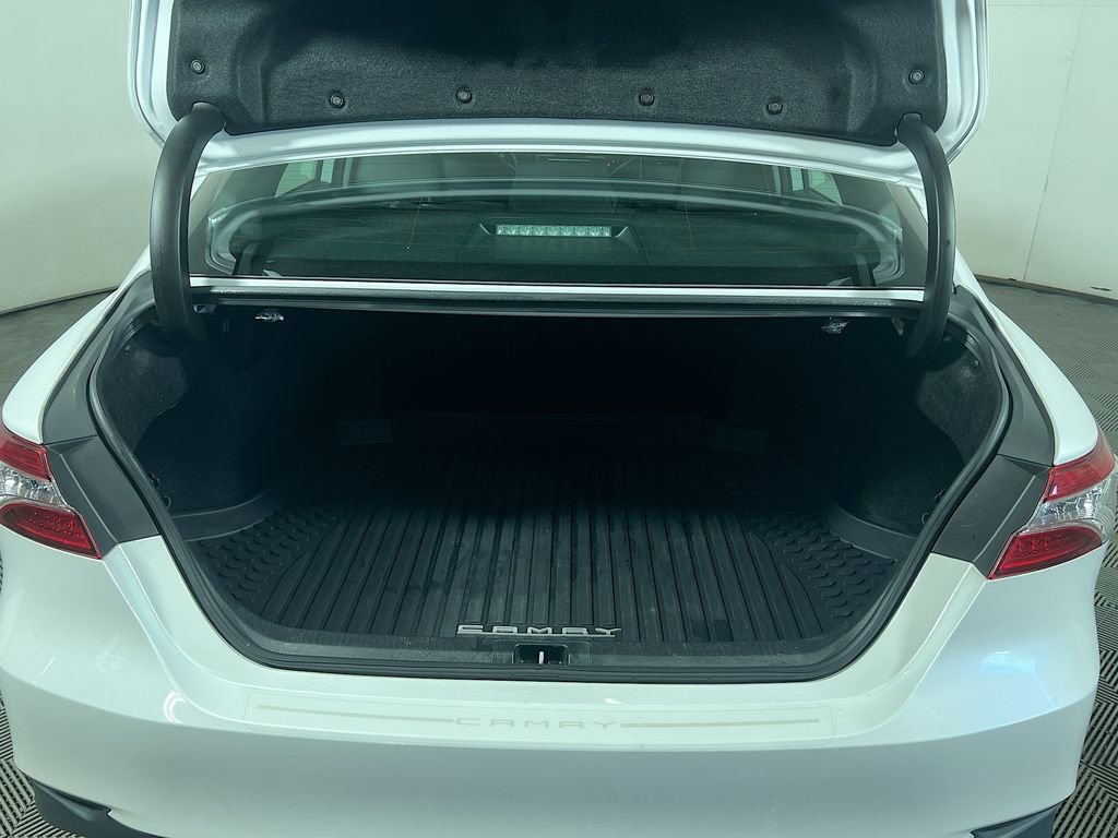 Certified 2019 Toyota Camry XLE FWD image 23