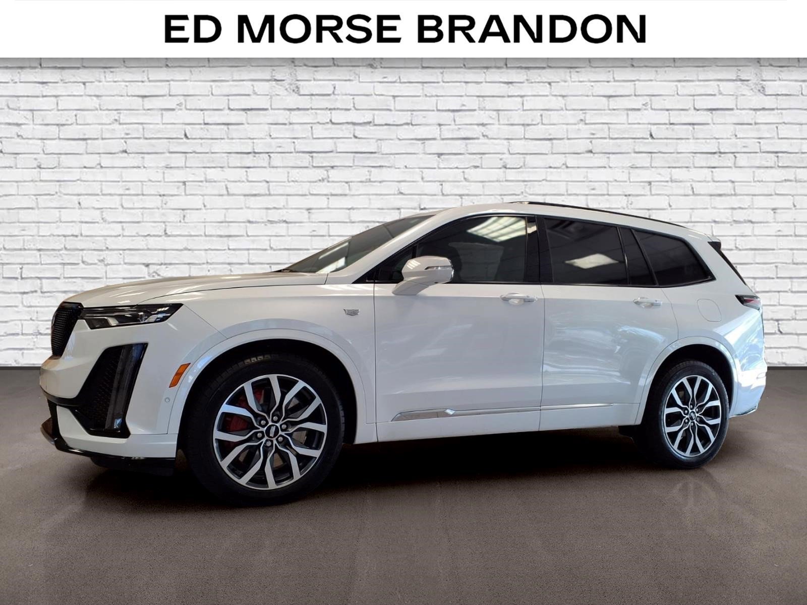 Certified 2023 Cadillac XT6 Sport w/ Technology Package AWD/4WD image 2