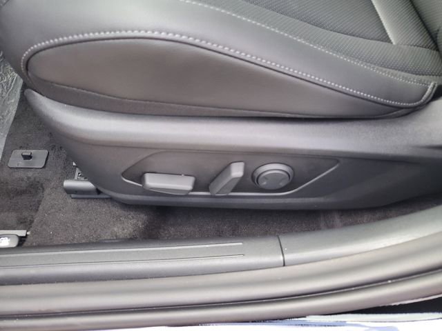 New 2026 Hyundai Elantra Limited image 18