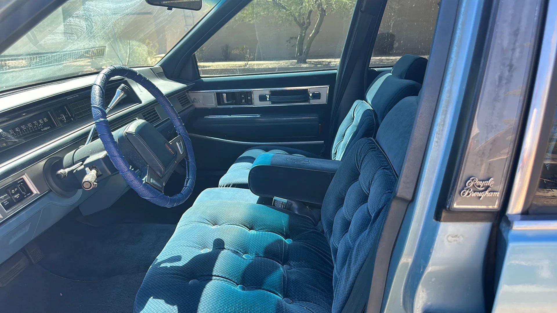 Used 1990 Oldsmobile 88 Royale Brougham FWD image 32