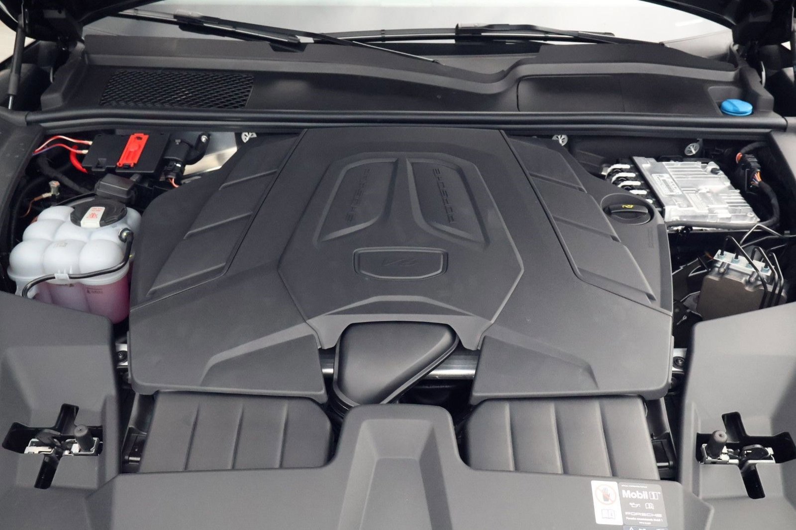 New 2026 Porsche Cayenne image 26