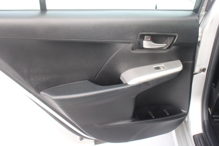 Used 2012 Toyota Camry SE FWD image 11