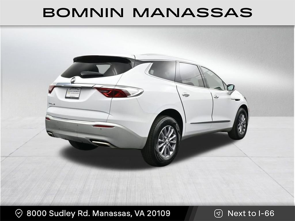 Used 2023 Buick Enclave Essence image 5