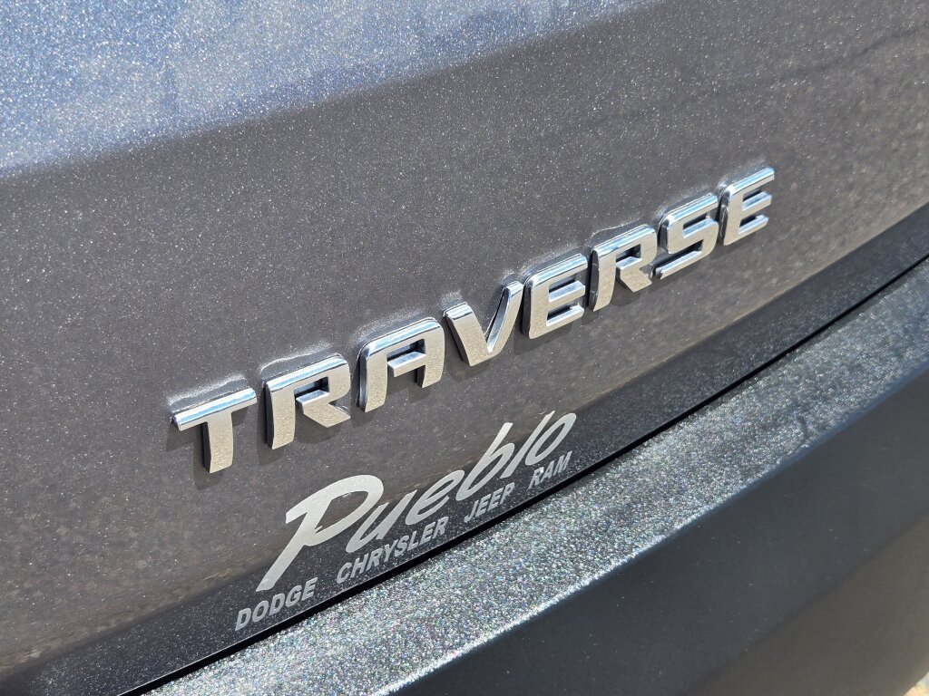 Used 2021 Chevrolet Traverse LS FWD image 12
