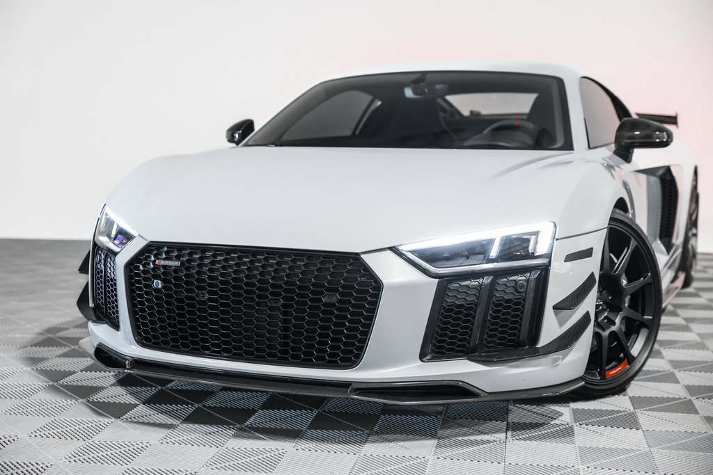 Used 2018 Audi R8 V10 plus w/ Full Leather Package image 10