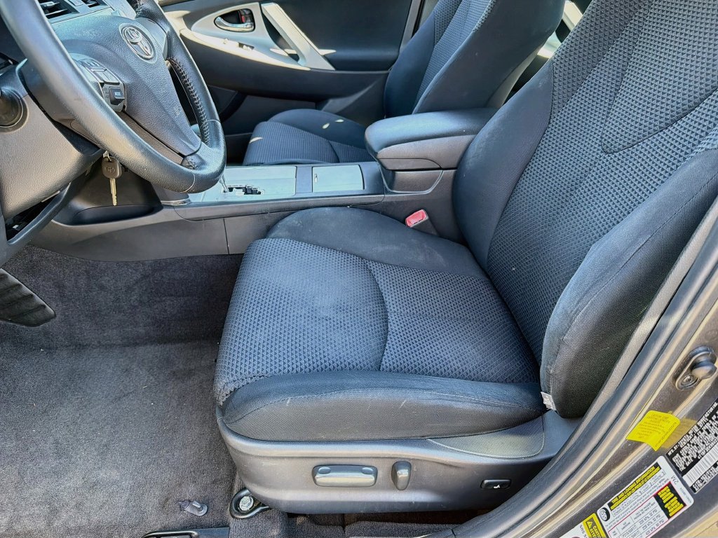 Used 2011 Toyota Camry SE w/ SE Extra-Value Pkg #1 FWD image 26