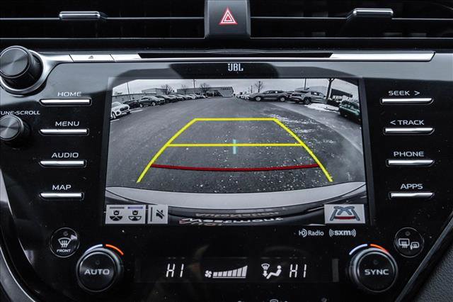 Used 2020 Toyota Camry XLE image 17
