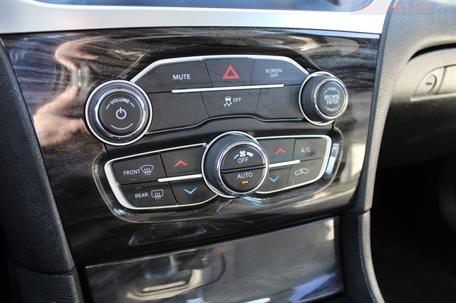 Used 2017 Chrysler 300 Limited AWD/4WD image 16