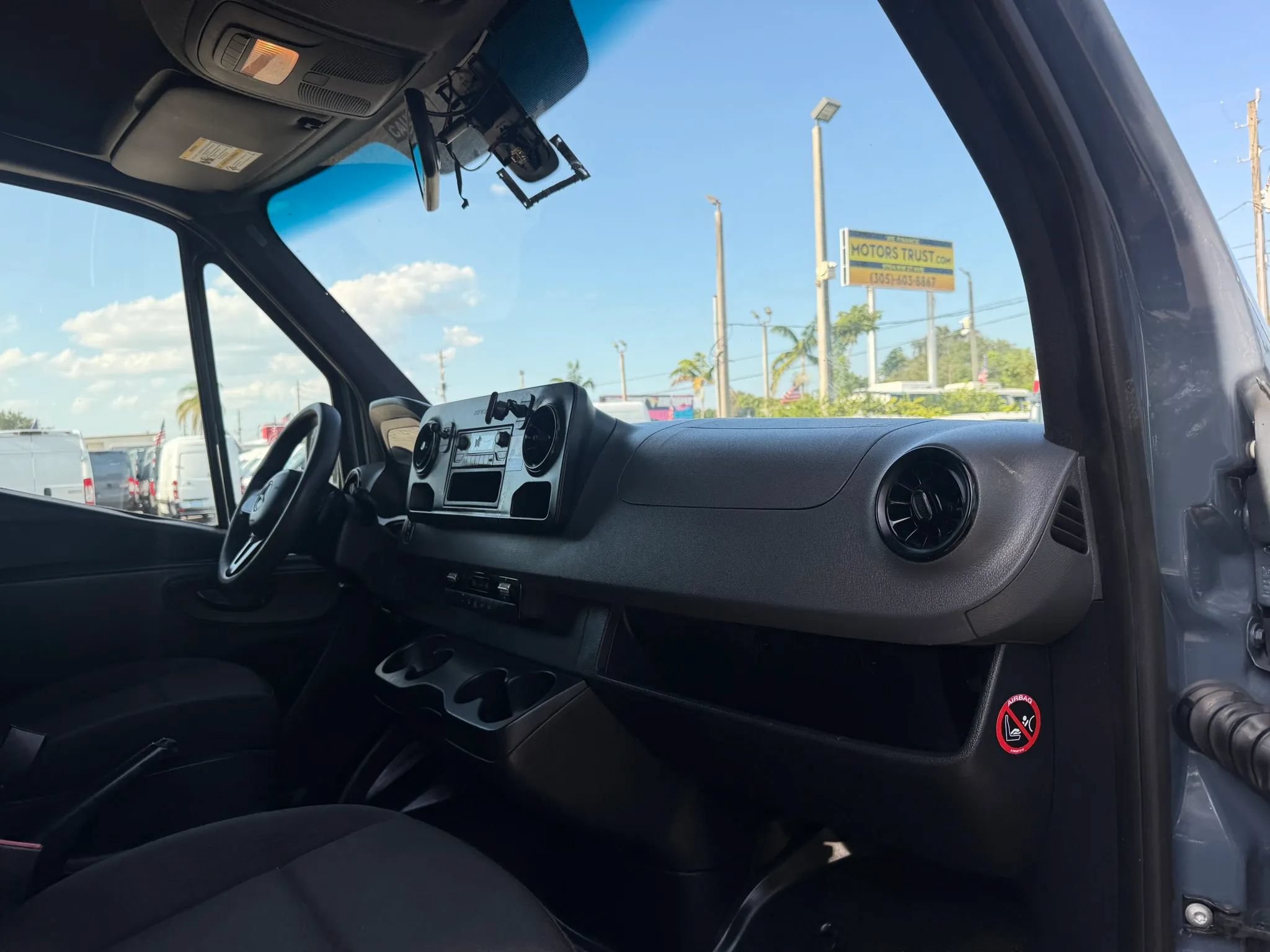Used 2019 Mercedes-Benz Sprinter 2500 170 Extended Cargo image 15