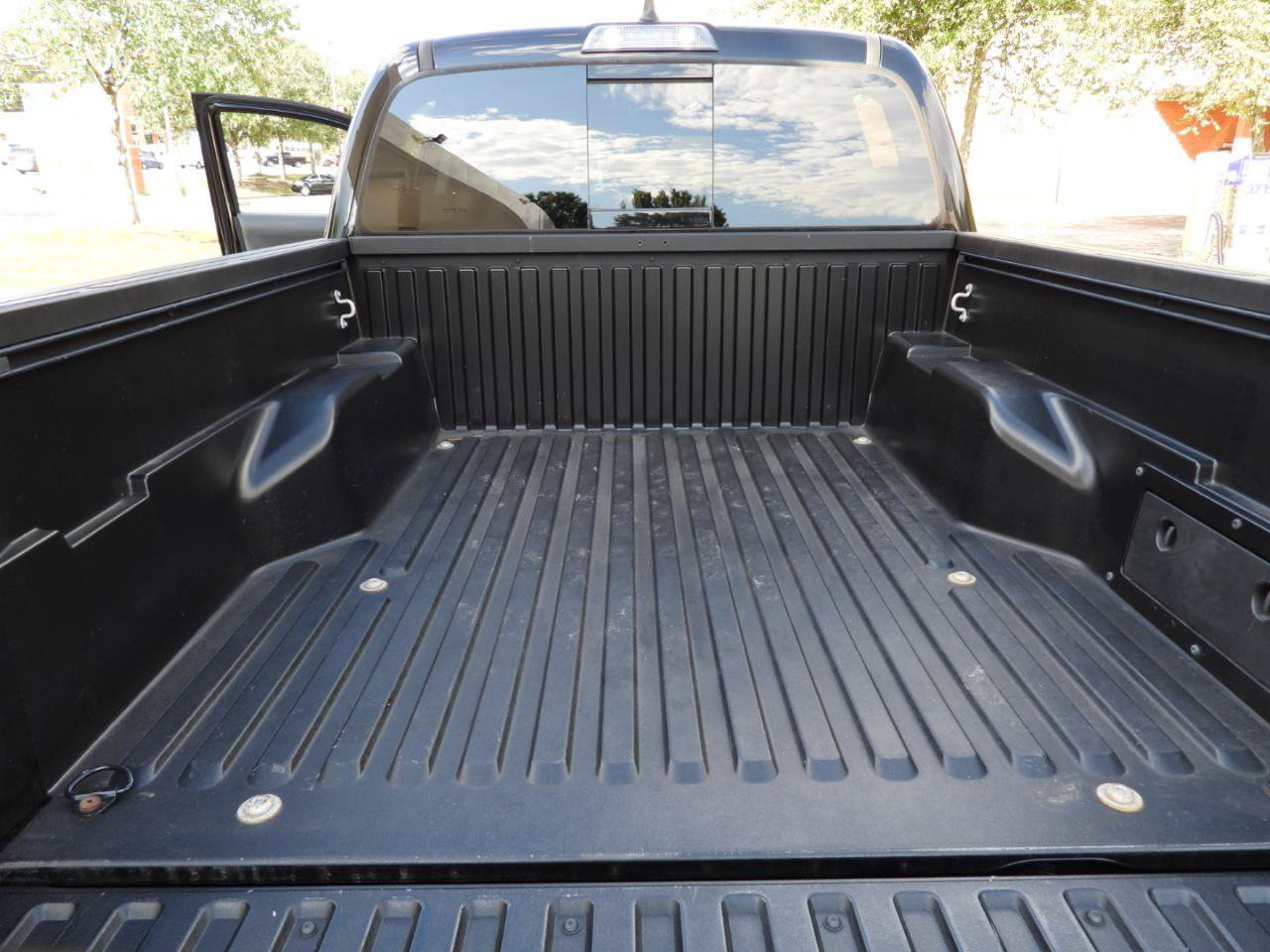 Used 2022 Toyota Tacoma SR5 RWD image 50