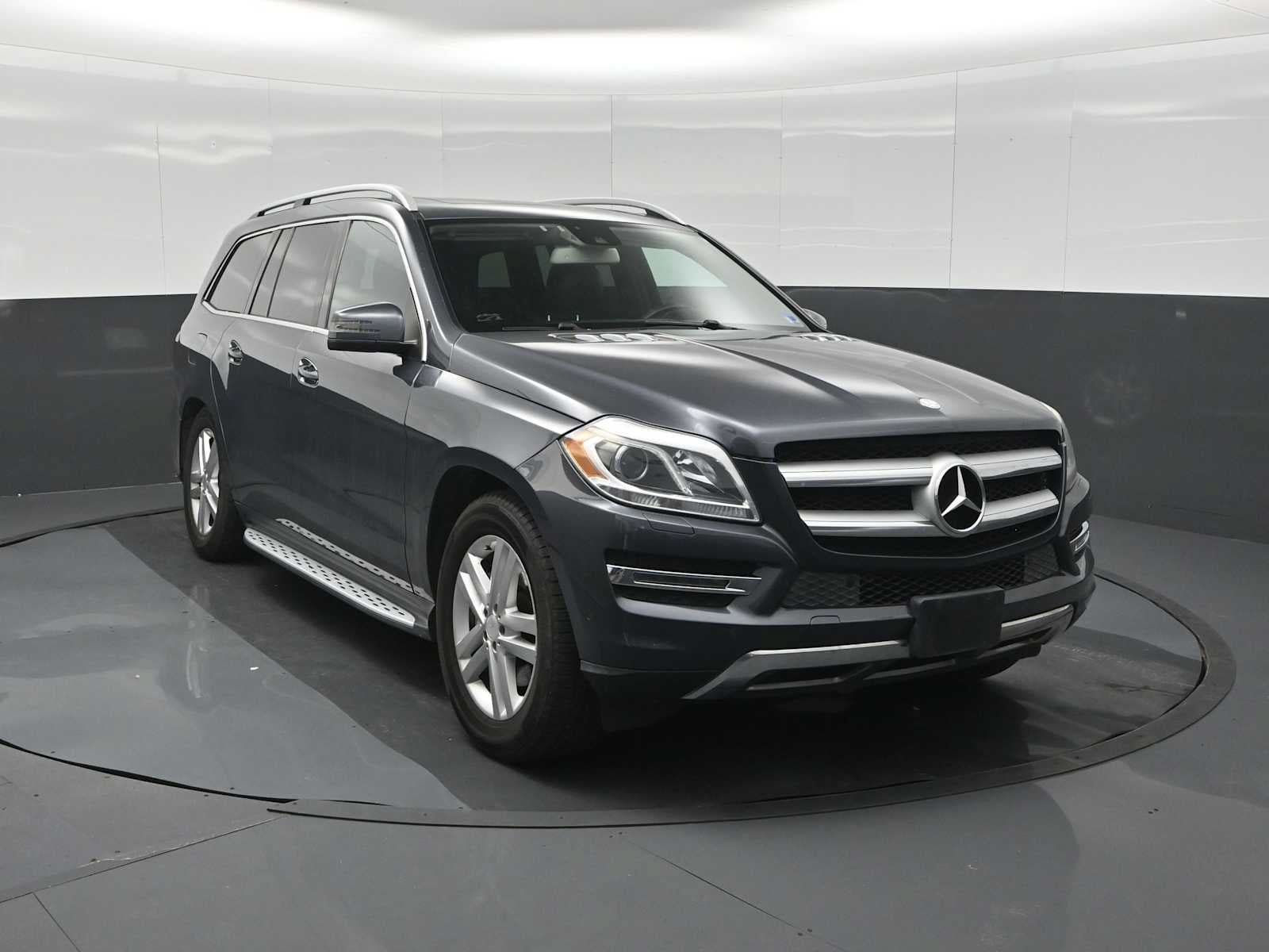 Used 2014 Mercedes-Benz GL 450 4MATIC image 2