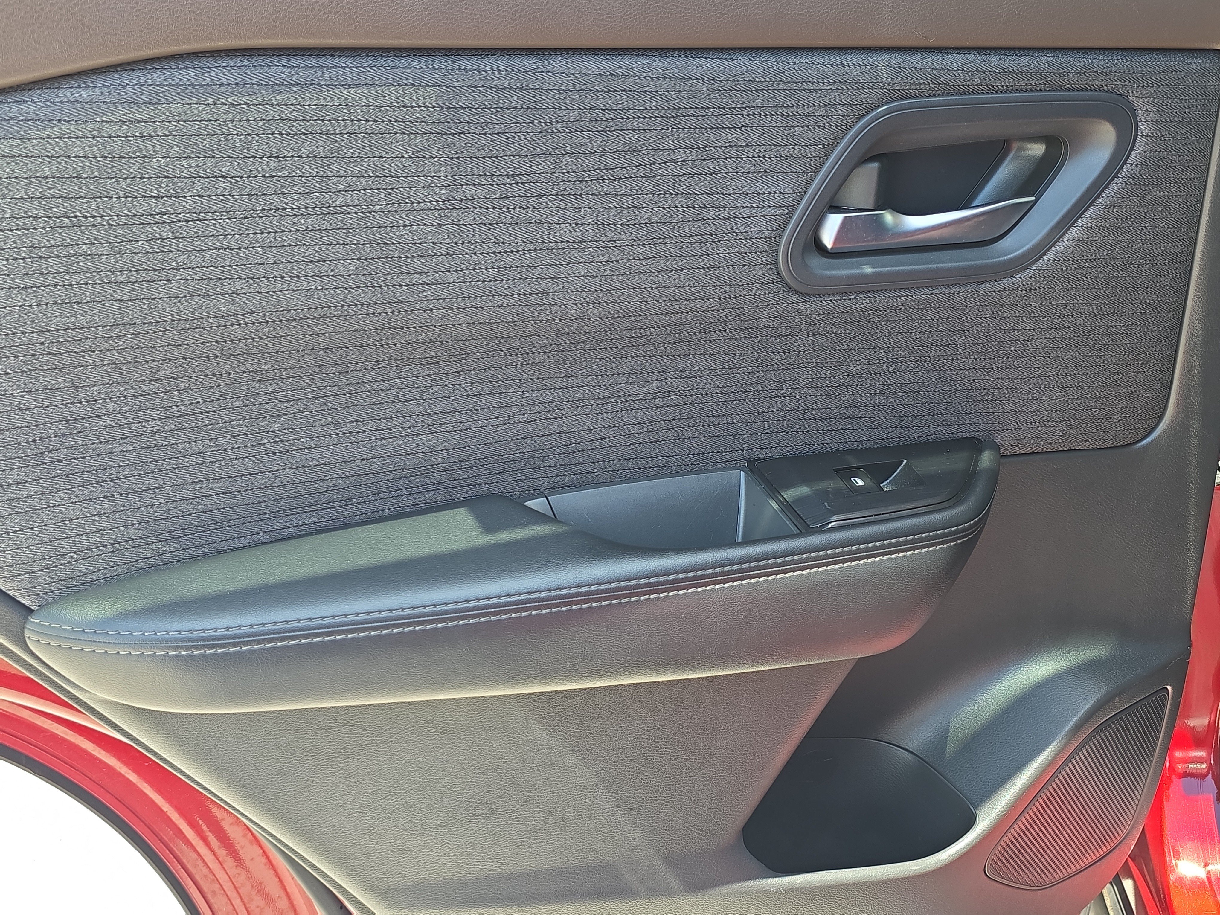 Used 2023 Nissan Rogue SV FWD image 13