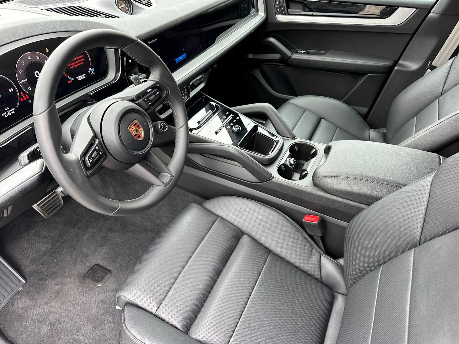 Certified 2025 Porsche Cayenne S AWD/4WD image 4