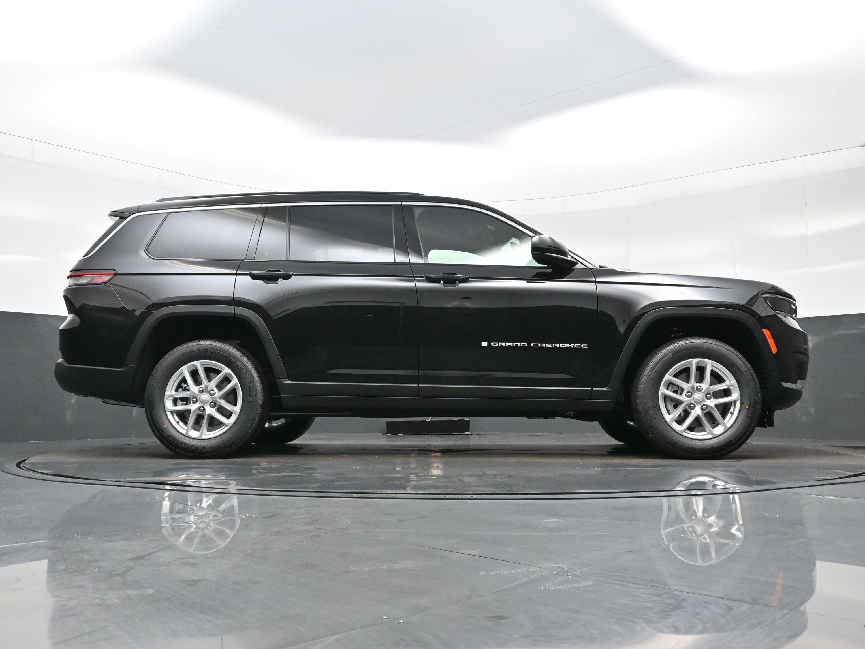New 2026 Jeep Grand Cherokee L 4WD image 17