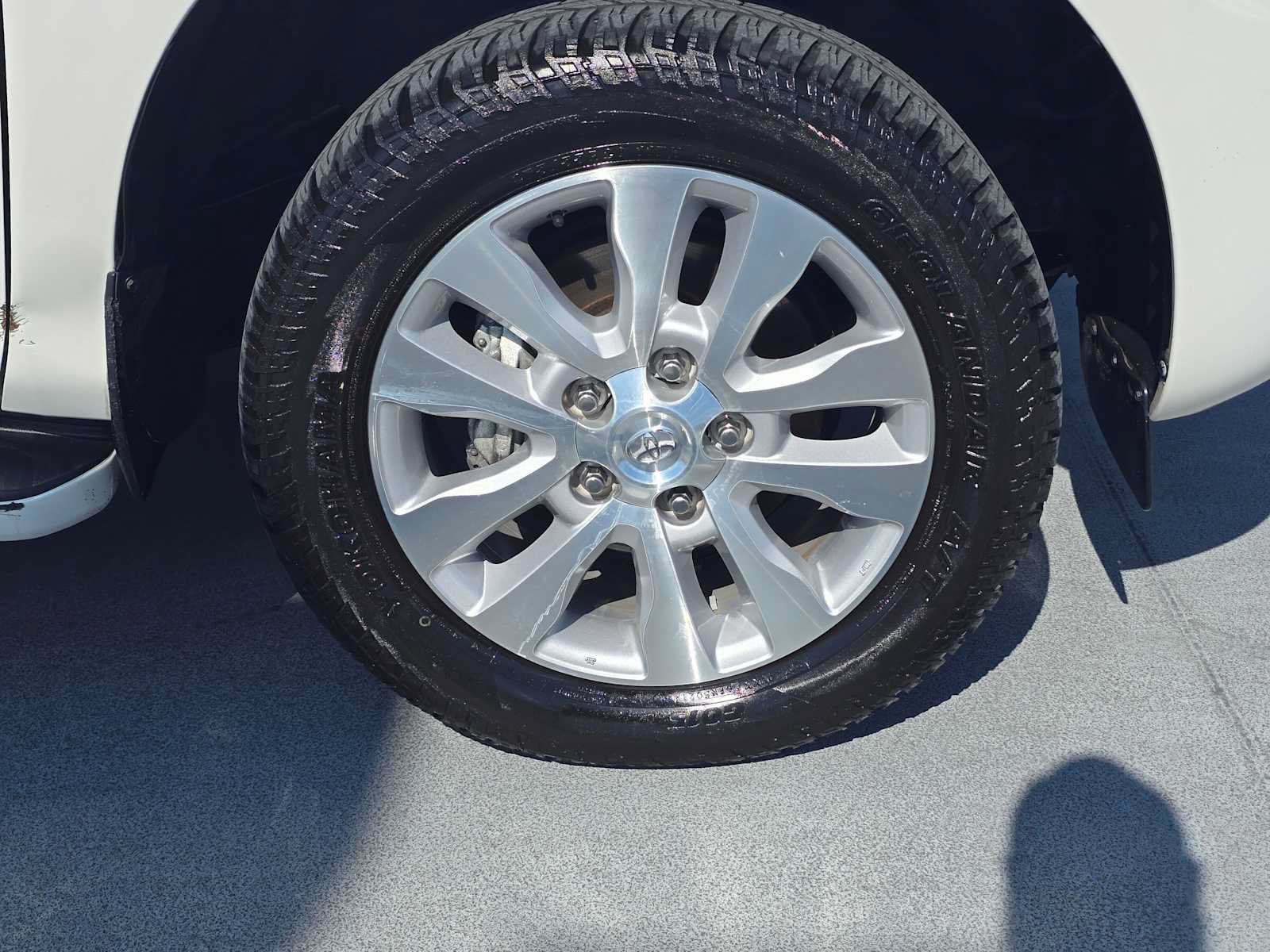 Used 2018 Toyota Sequoia Platinum AWD/4WD image 9