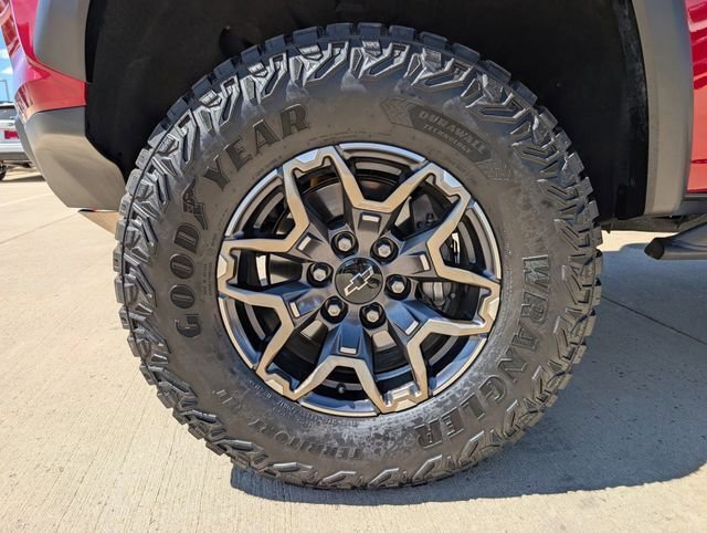 Used 2024 Chevrolet Colorado ZR2 w/ Technology Package image 14