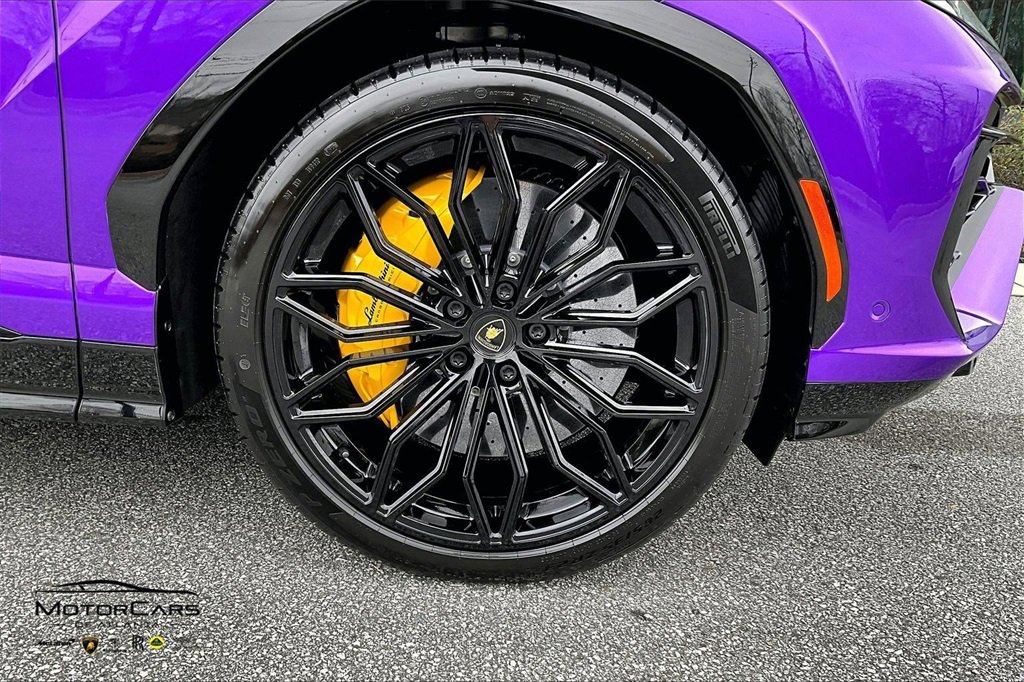 Used 2025 Lamborghini Urus SE image 32