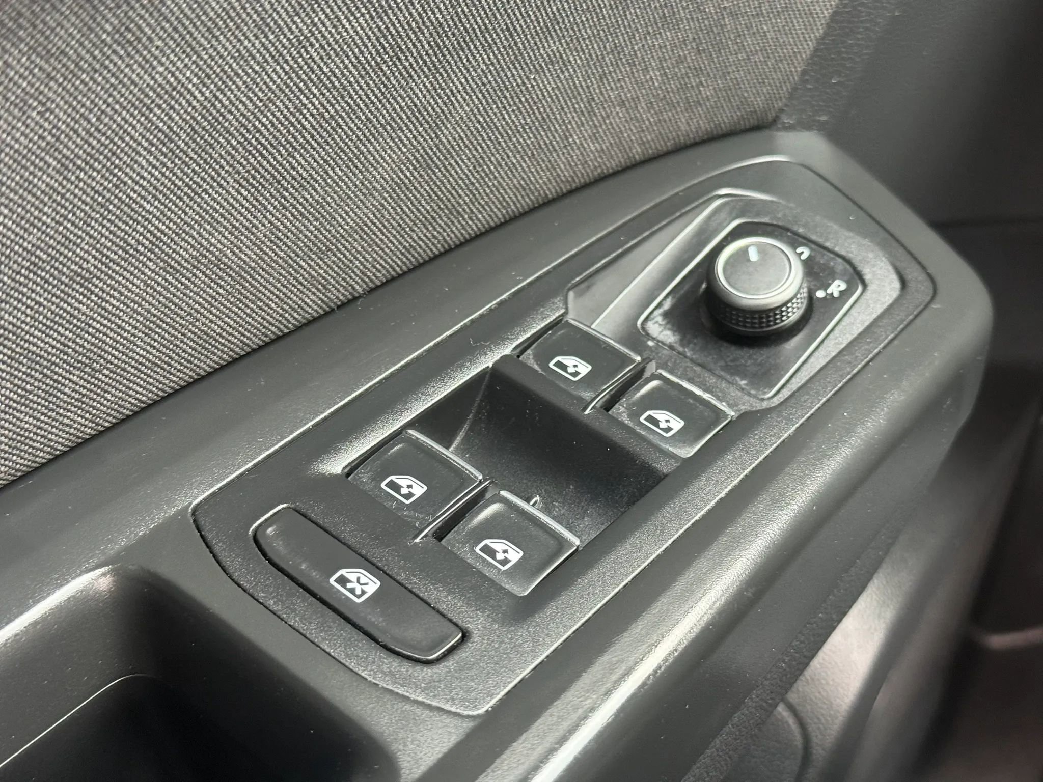 Used 2018 Volkswagen Atlas S AWD/4WD image 37