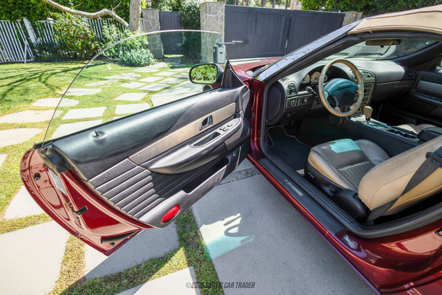 Used 2004 Ford Thunderbird Deluxe image 54