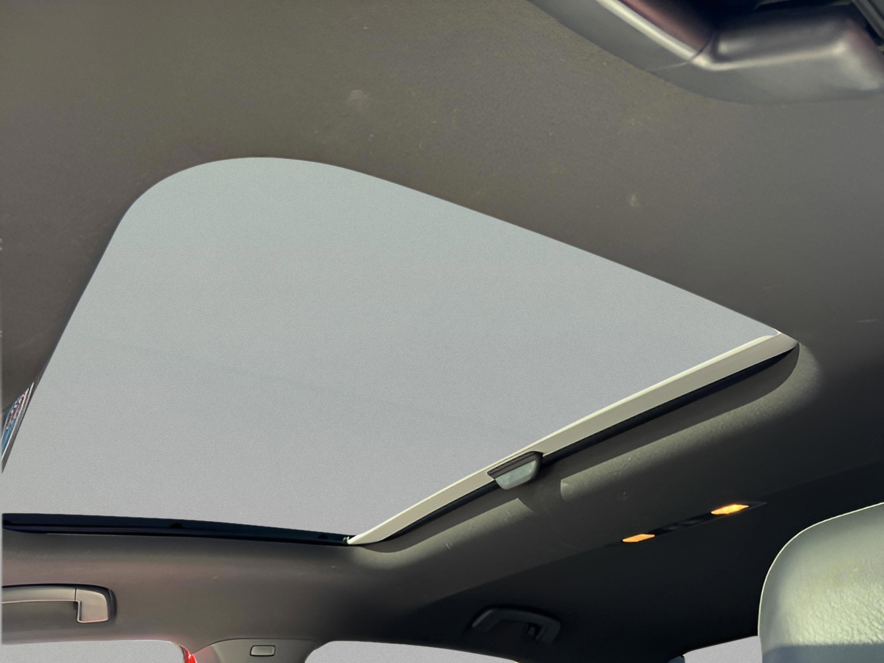 Used 2019 Volkswagen Jetta R-Line image 14