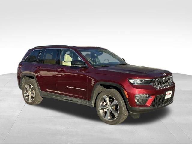 Used 2024 Jeep Grand Cherokee Limited image 10