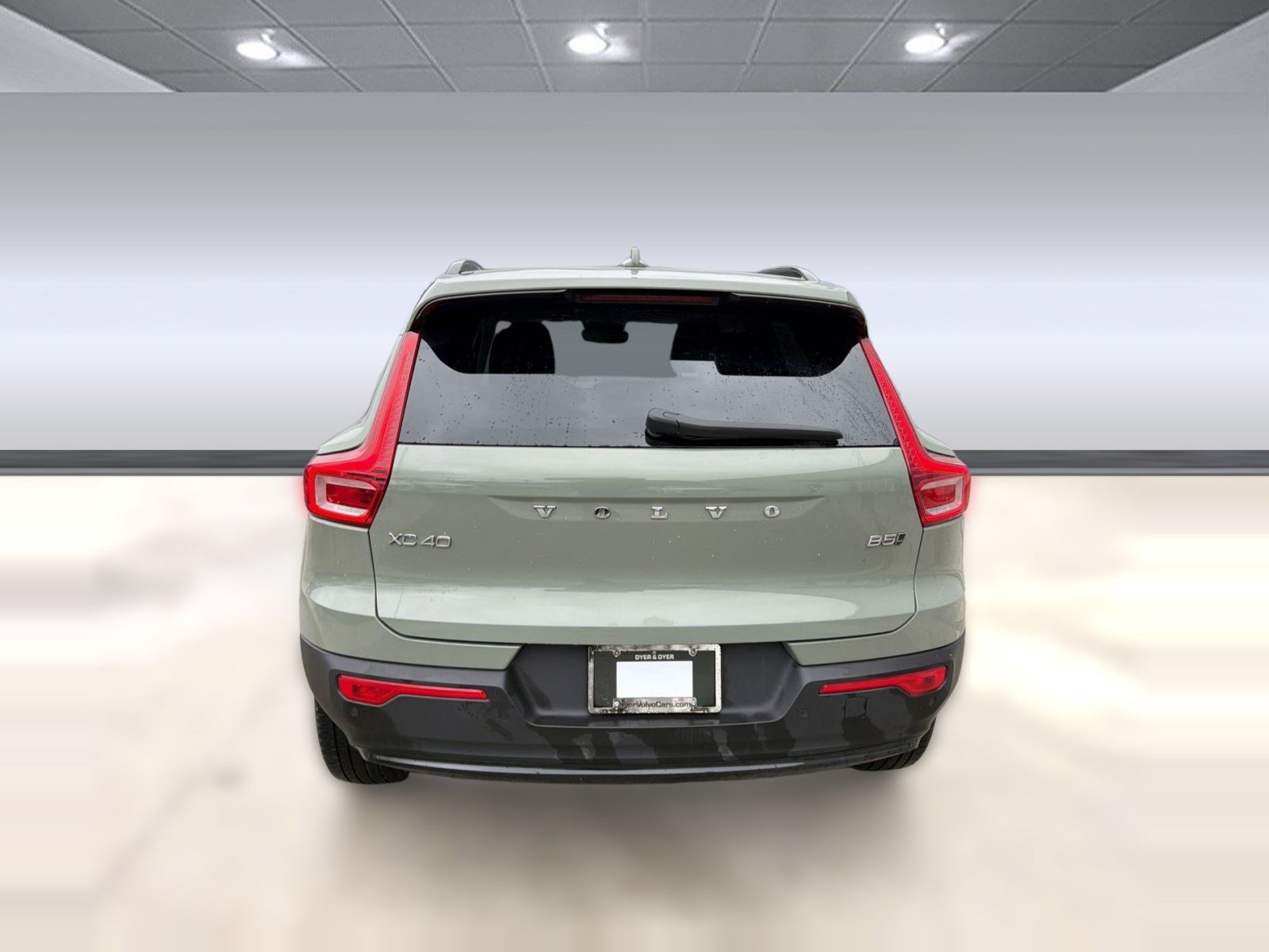 Certified 2023 Volvo XC40 B5 Plus w/ Driver Assist Package image 10