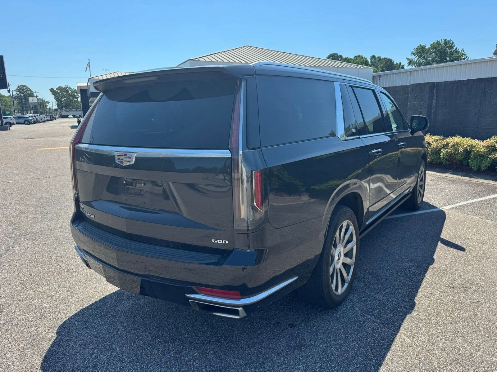 Certified 2023 Cadillac Escalade ESV Premium Luxury Platinum AWD/4WD image 5