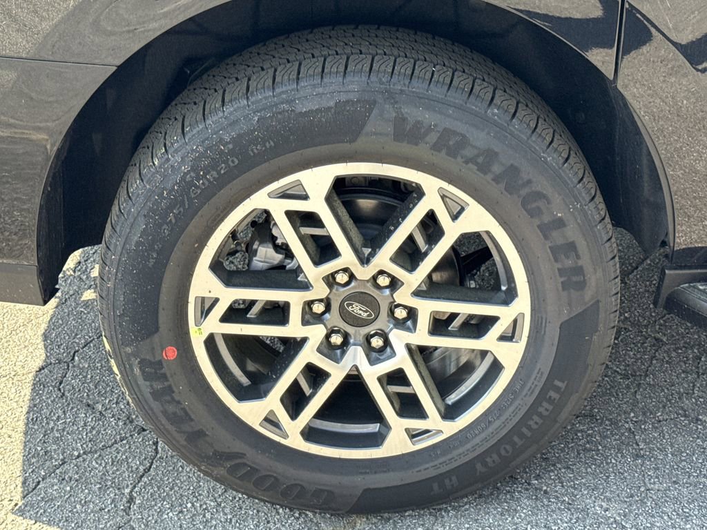 New 2026 Ford Expedition Max Active RWD image 17