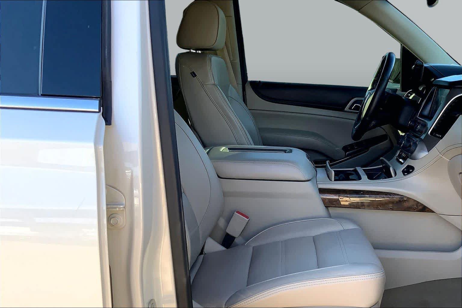 Used 2015 GMC Yukon Denali w/ Open Road Package AWD/4WD image 9
