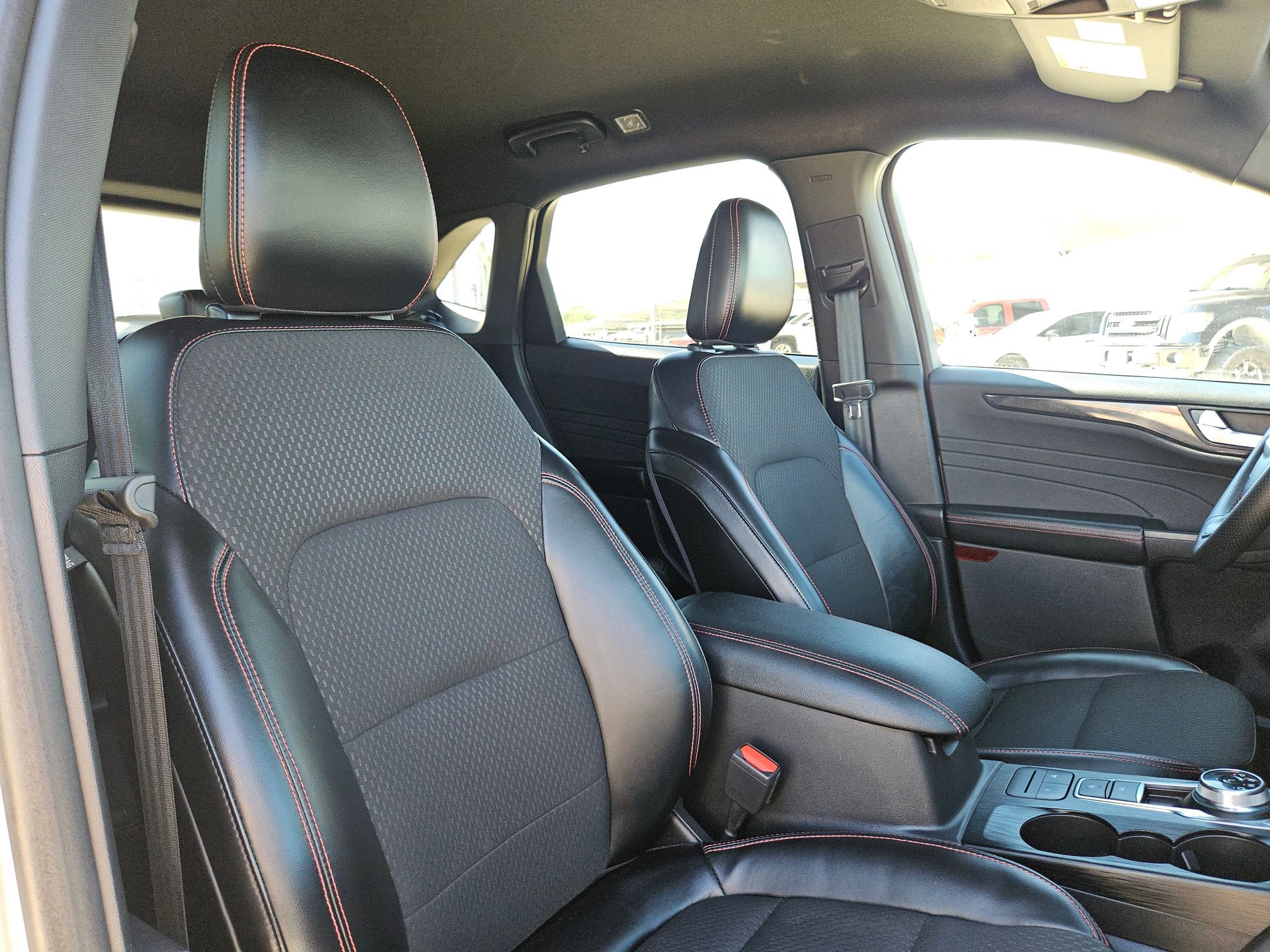 Used 2024 Ford Escape ST-Line image 30