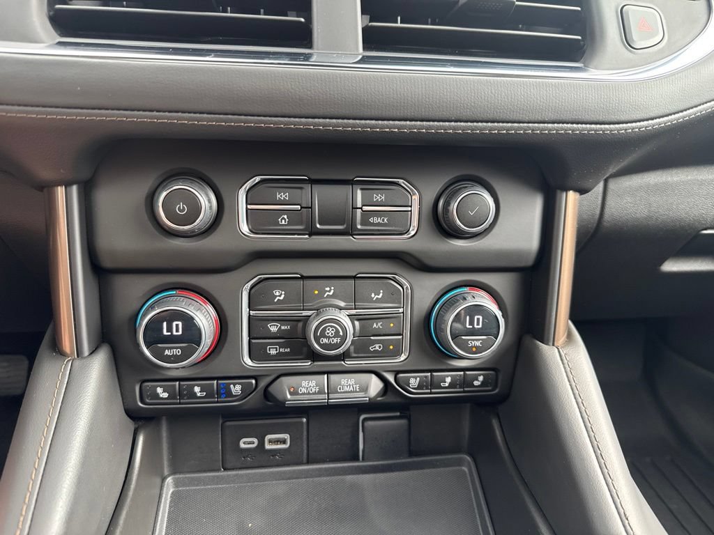 Used 2023 Chevrolet Suburban High Country w/ LPO, Illumination Package AWD/4WD image 41