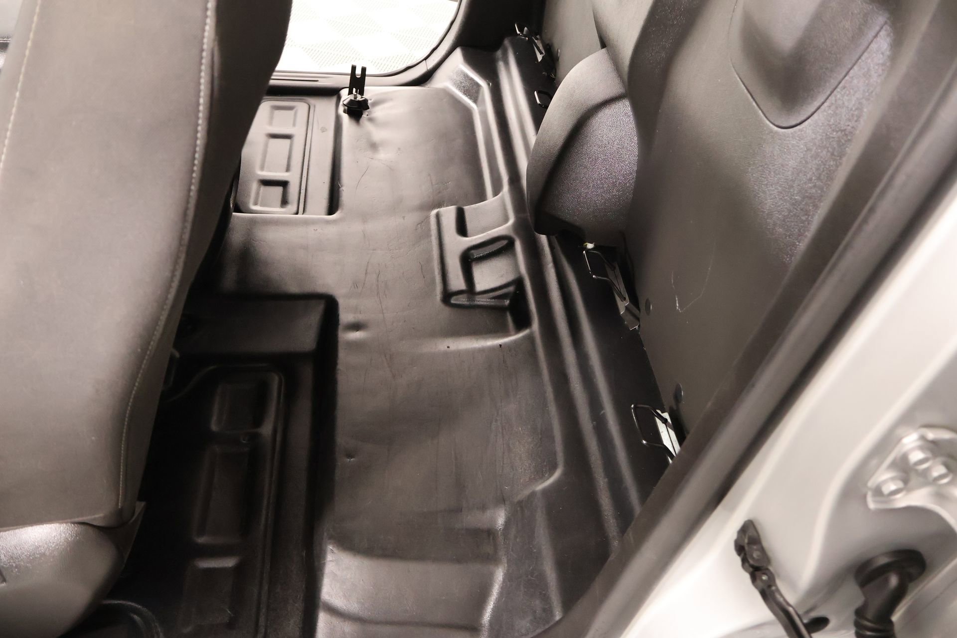 Used 2022 Chevrolet Colorado LT w/ Fleet Safety Package image 11