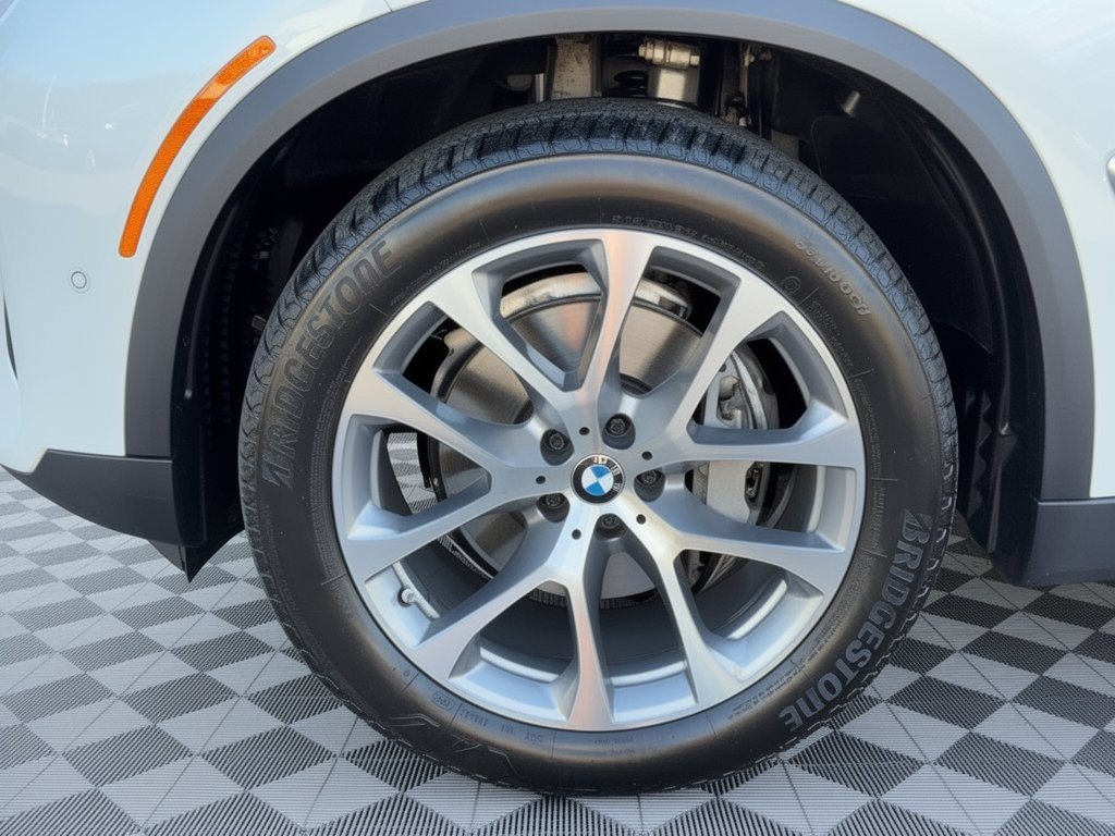 Used 2026 BMW X5 sDrive40i w/ Premium Package RWD image 13
