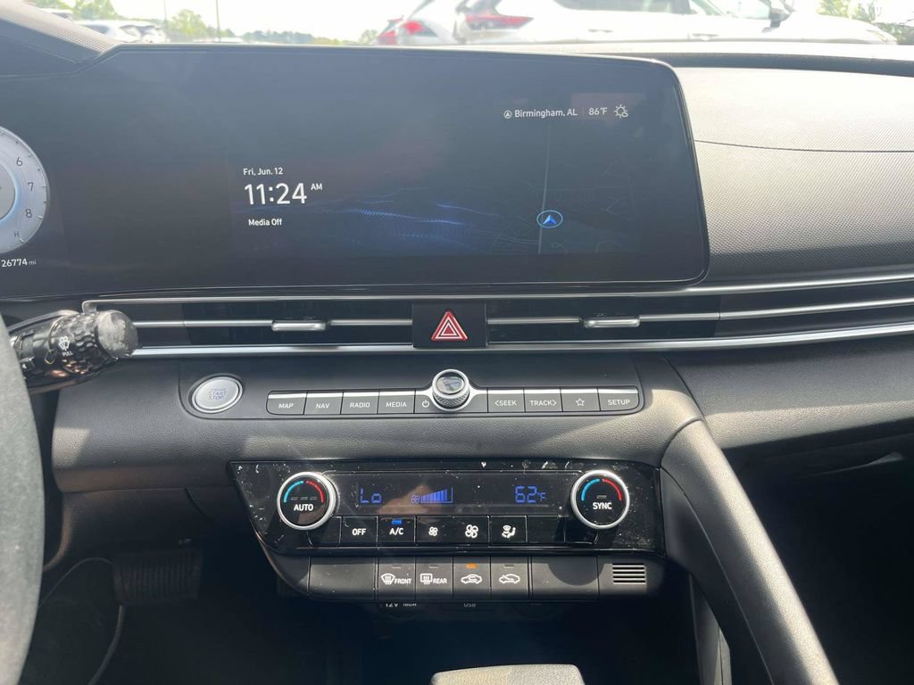 Used 2024 Hyundai Elantra SEL FWD image 19