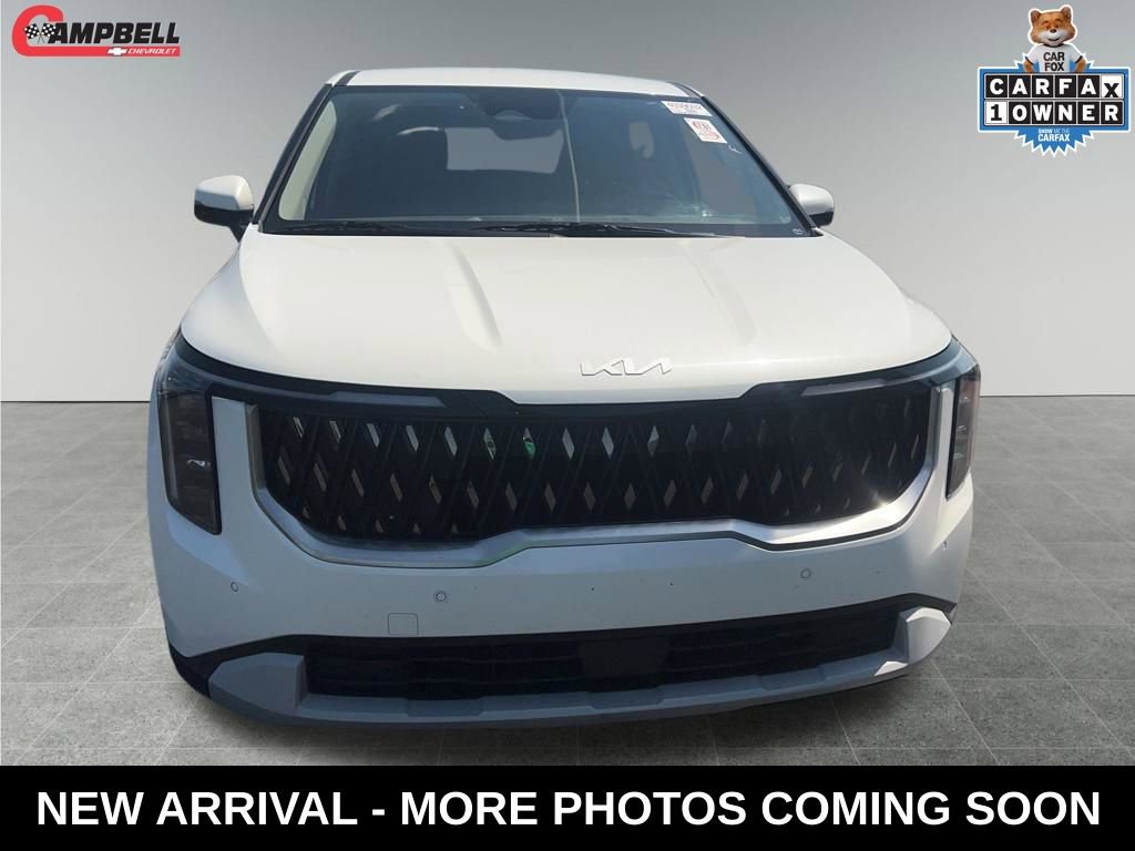 Used 2025 Kia Carnival FWD image 10