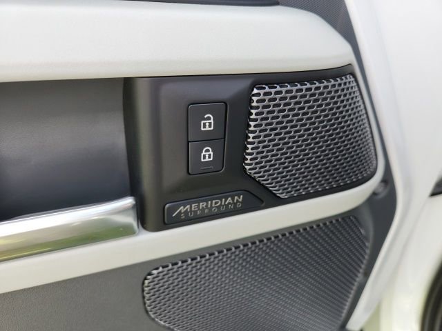 Used 2022 Land Rover Defender 110 X-Dynamic HSE image 29